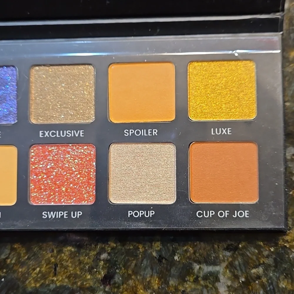 Boxy Charm | Hello, Charmer! Eyeshadow Palette- 12 Colors
